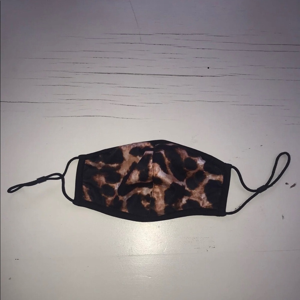 NOLI leopard Mask